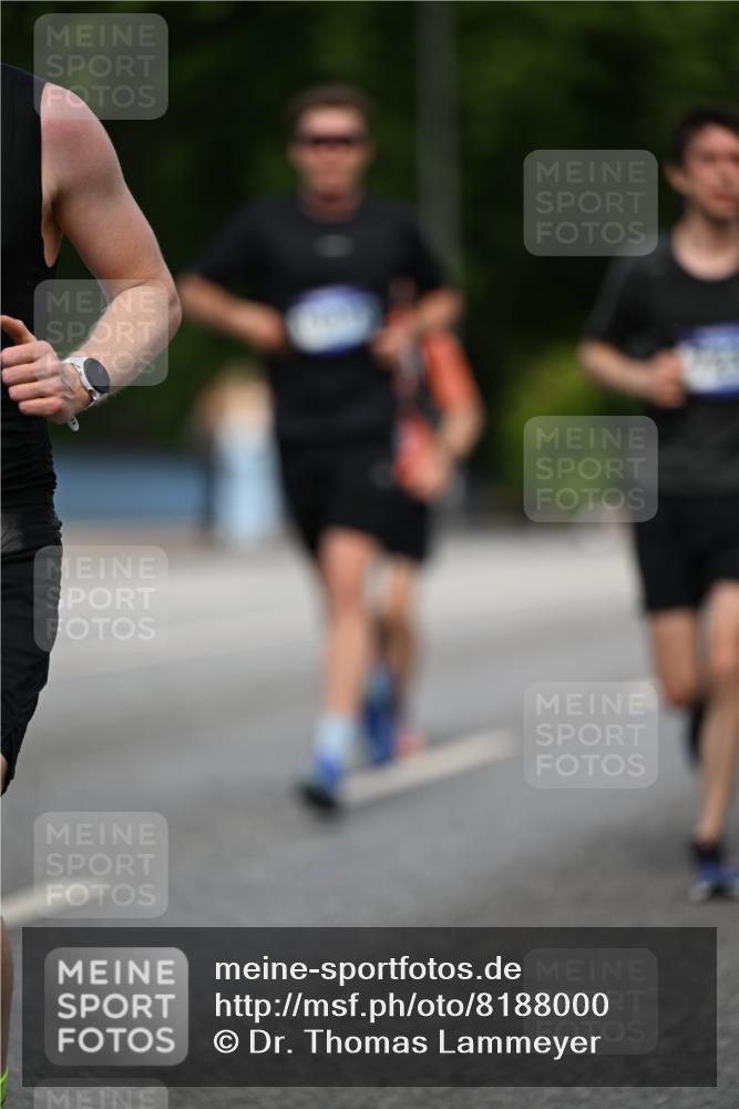 29.06.2025 - hella hamburg halbmarathon Dr. Thomas Lammeyer http://msf.ph/oto/8188000 29.06.2025 09:47:29 Kennedybrücke 1122, 3075, 3968, 5308, 5344, 7231, 7793, 8975, 9047, 9079, 10106, 10173, 10790, 11150 meine-sportfotos.de