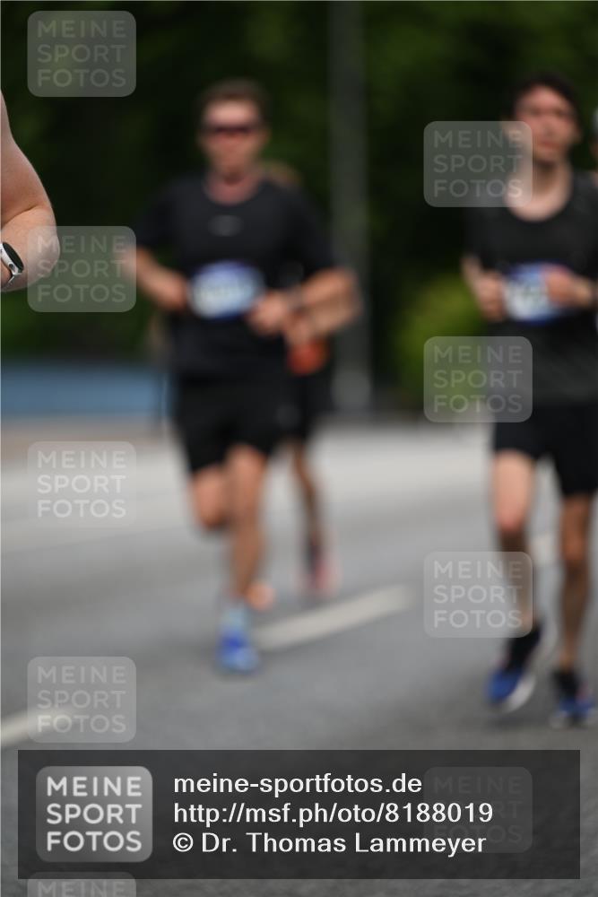 29.06.2025 - hella hamburg halbmarathon Dr. Thomas Lammeyer http://msf.ph/oto/8188019 29.06.2025 09:47:30 Kennedybrücke 1122, 3075, 3968, 5308, 5344, 7231, 7793, 8975, 9047, 9079, 10106, 10173, 10790, 11150 meine-sportfotos.de