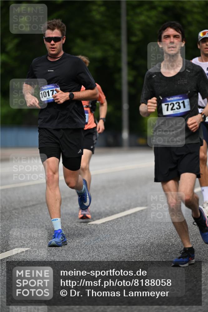 29.06.2025 - hella hamburg halbmarathon Dr. Thomas Lammeyer http://msf.ph/oto/8188058 29.06.2025 09:47:30 Kennedybrücke 1122, 3075, 3968, 5308, 5344, 7231, 7793, 8975, 9047, 9079, 10106, 10173, 10790, 11150 meine-sportfotos.de