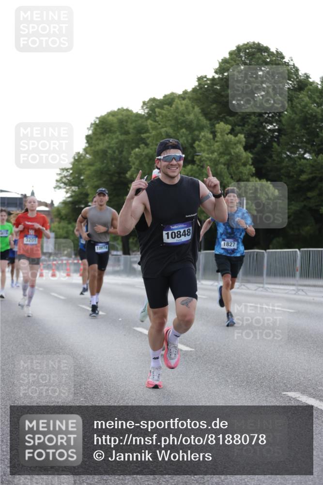29.06.2025 - hella hamburg halbmarathon Jannik Wohlers http://msf.ph/oto/8188078 29.06.2025 09:44:29 Lombardsbrücke 1827, 2021, 3201, 3845, 4678, 5269, 5367, 6619, 8473, 8731, 10156, 10848, 12287, 13838, 13956, 14164, 15268, 15583, 16377, 16508, 16736, 17488, 18567, 18874 meine-sportfotos.de