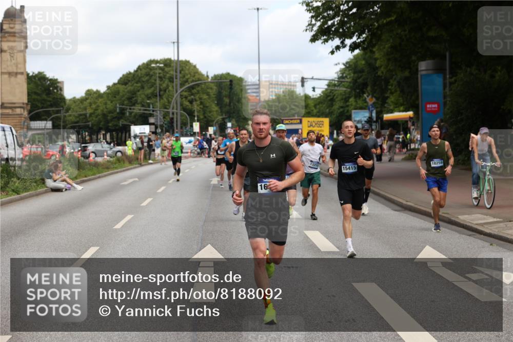29.06.2025 - hella hamburg halbmarathon Yannick Fuchs http://msf.ph/oto/8188092 29.06.2025 10:30:29 20KM 1889, 3843, 4050, 4062, 6032, 10384, 10477, 10877, 12462, 12514, 13252, 13343, 13419, 13798, 14789, 14841, 14875, 15161, 15415, 15701, 15931, 15959, 16119, 16123, 17612, 18259, 18841 meine-sportfotos.de