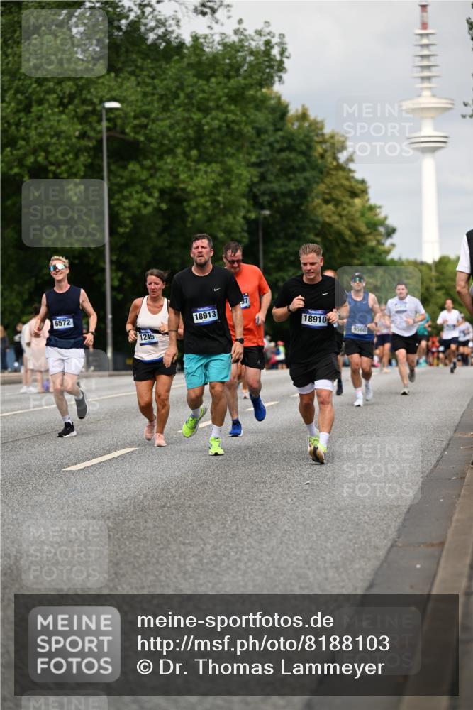 29.06.2025 - hella hamburg halbmarathon Dr. Thomas Lammeyer http://msf.ph/oto/8188103 29.06.2025 10:10:55 Kennedybrücke 1245, 1981, 4550, 4666, 5951, 6314, 6572, 6664, 8960, 9560, 10212, 10297, 10736, 10886 meine-sportfotos.de