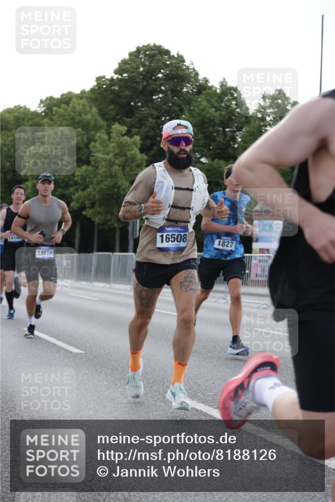 29.06.2025 - hella hamburg halbmarathon Jannik Wohlers http://msf.ph/oto/8188126 29.06.2025 09:44:30 Lombardsbrücke 1827, 2021, 3201, 3845, 4678, 5269, 5367, 6619, 8473, 8731, 10156, 10848, 12287, 13838, 13956, 14164, 15268, 15583, 16377, 16508, 16736, 17488, 18567, 18874 meine-sportfotos.de