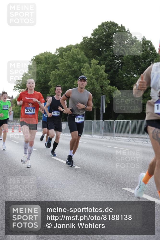 29.06.2025 - hella hamburg halbmarathon Jannik Wohlers http://msf.ph/oto/8188138 29.06.2025 09:44:30 Lombardsbrücke 1827, 2021, 3201, 3845, 4678, 5269, 5367, 6619, 8473, 8731, 10156, 10848, 12287, 13838, 13956, 14164, 15268, 15583, 16377, 16508, 16736, 17488, 18567, 18874 meine-sportfotos.de