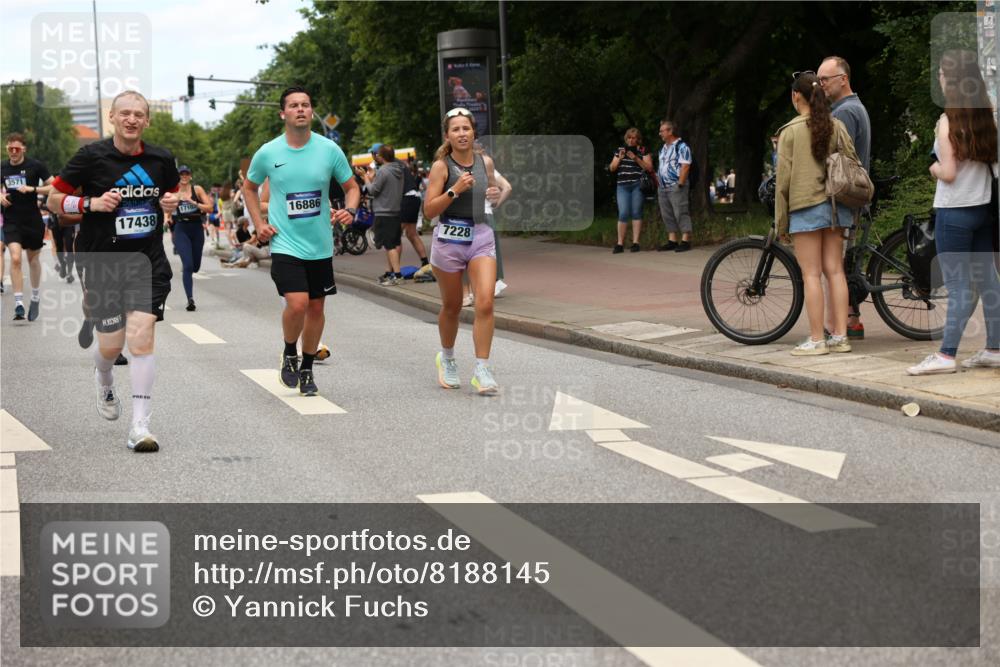 29.06.2025 - hella hamburg halbmarathon Yannick Fuchs http://msf.ph/oto/8188145 29.06.2025 11:21:34 20KM 2294, 2489, 2505, 2703, 2751, 3571, 3707, 4597, 4824, 4826, 5494, 5625, 5629, 6285, 6578, 6710, 7013, 7228, 7295, 7604, 7917, 8538, 8962, 9913, 10013, 10240, 10354, 10374, 10594, 11092, 11269, 11981, 13477, 14029, 14216, 14770, 14803, 14810, 14986, 15024, 15471, 15660, 16381, 16821, 16886, 16999, 17034, 17103, 17224, 17438, 18077, 18503, 18610 meine-sportfotos.de