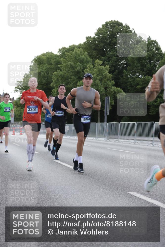 29.06.2025 - hella hamburg halbmarathon Jannik Wohlers http://msf.ph/oto/8188148 29.06.2025 09:44:30 Lombardsbrücke 1827, 2021, 3201, 3845, 4678, 5269, 5367, 6619, 8473, 8731, 10156, 10848, 12287, 13838, 13956, 14164, 15268, 15583, 16377, 16508, 16736, 17488, 18567, 18874 meine-sportfotos.de