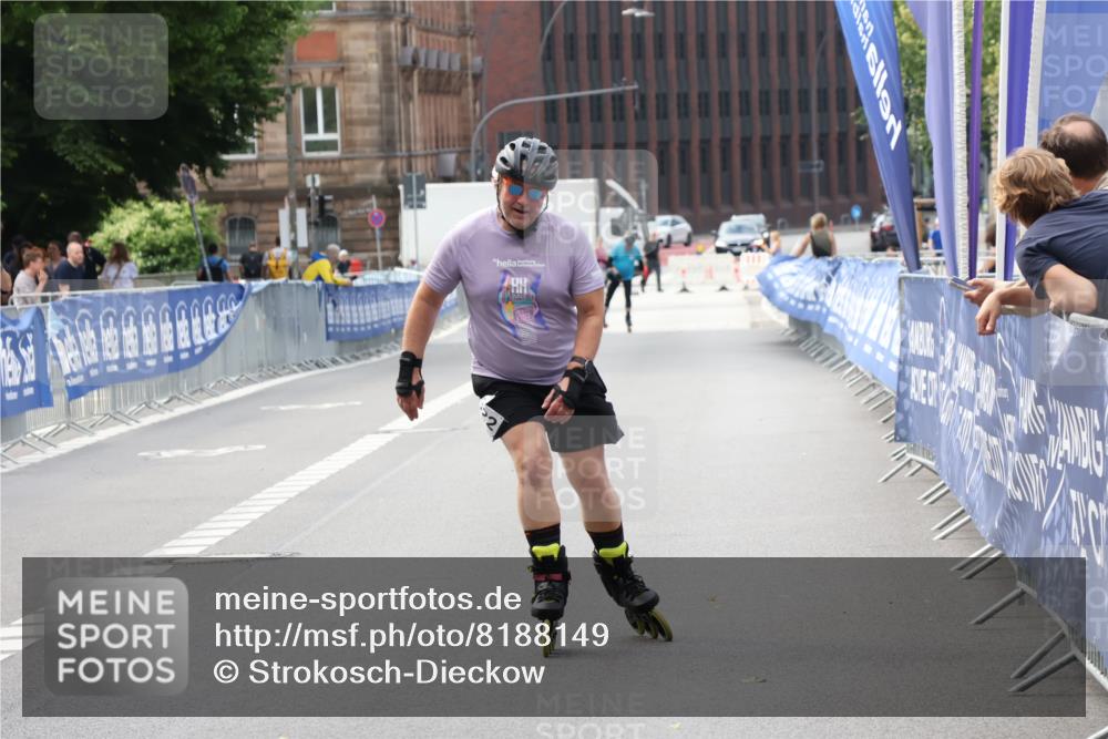 29.06.2025 - hella hamburg halbmarathon Strokosch-Dieckow http://msf.ph/oto/8188149 29.06.2025 09:28:39 Ziel 20322 meine-sportfotos.de