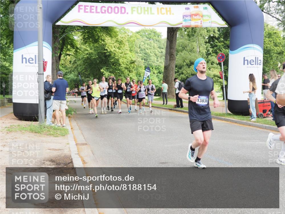 29.06.2025 - hella hamburg halbmarathon MichiJ http://msf.ph/oto/8188154 29.06.2025 10:19:11 Zwischen KM18-KM19 2021, 2180, 10156, 12337, 13838, 14395, 15880, 16118, 18737, 19142 meine-sportfotos.de