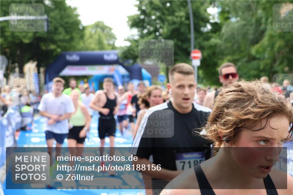 29.06.2025 - hella hamburg halbmarathon Zöllner http://msf.ph/oto/8188156 29.06.2025 10:43:57 Ziel 3437, 3697, 3907, 5624, 5692, 8063, 8145, 8900, 9043, 9374, 10493, 10596, 11809, 12438, 12966, 13897, 14861, 16549, 17376, 17403, 18650, 18678 meine-sportfotos.de