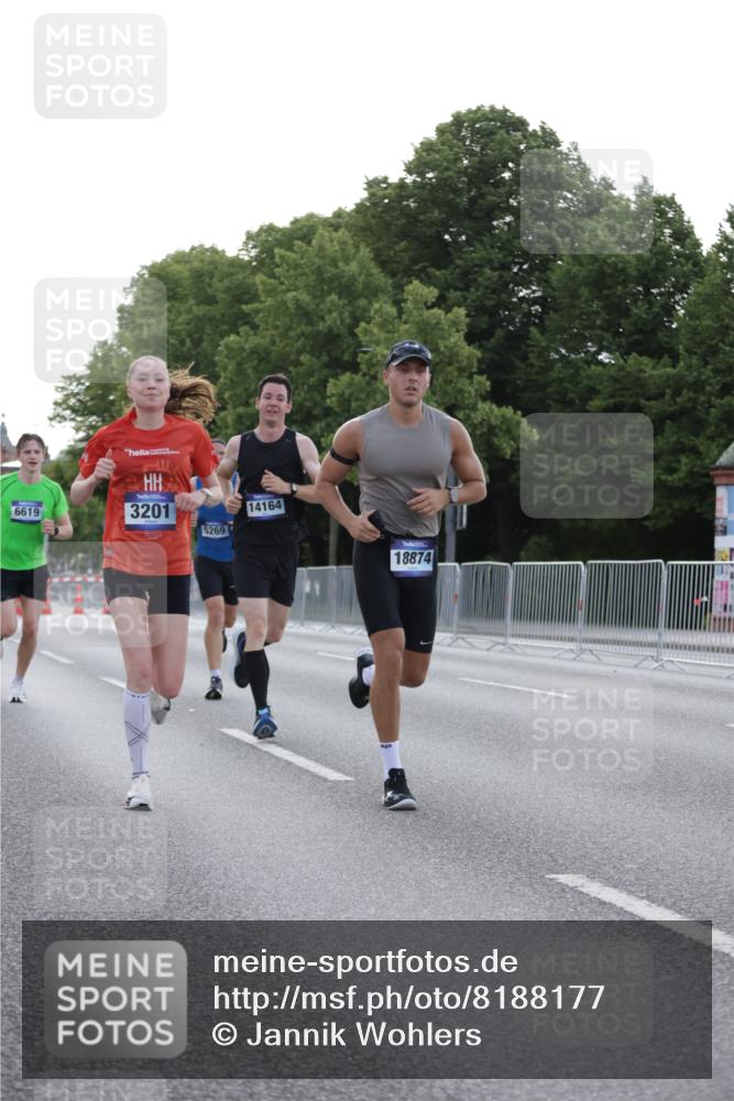 29.06.2025 - hella hamburg halbmarathon Jannik Wohlers http://msf.ph/oto/8188177 29.06.2025 09:44:31 Lombardsbrücke 1827, 3201, 3845, 4678, 5269, 5367, 6619, 8473, 8731, 10156, 10848, 12287, 13838, 13956, 14164, 15268, 15583, 16377, 16508, 16736, 17488, 18567, 18874 meine-sportfotos.de