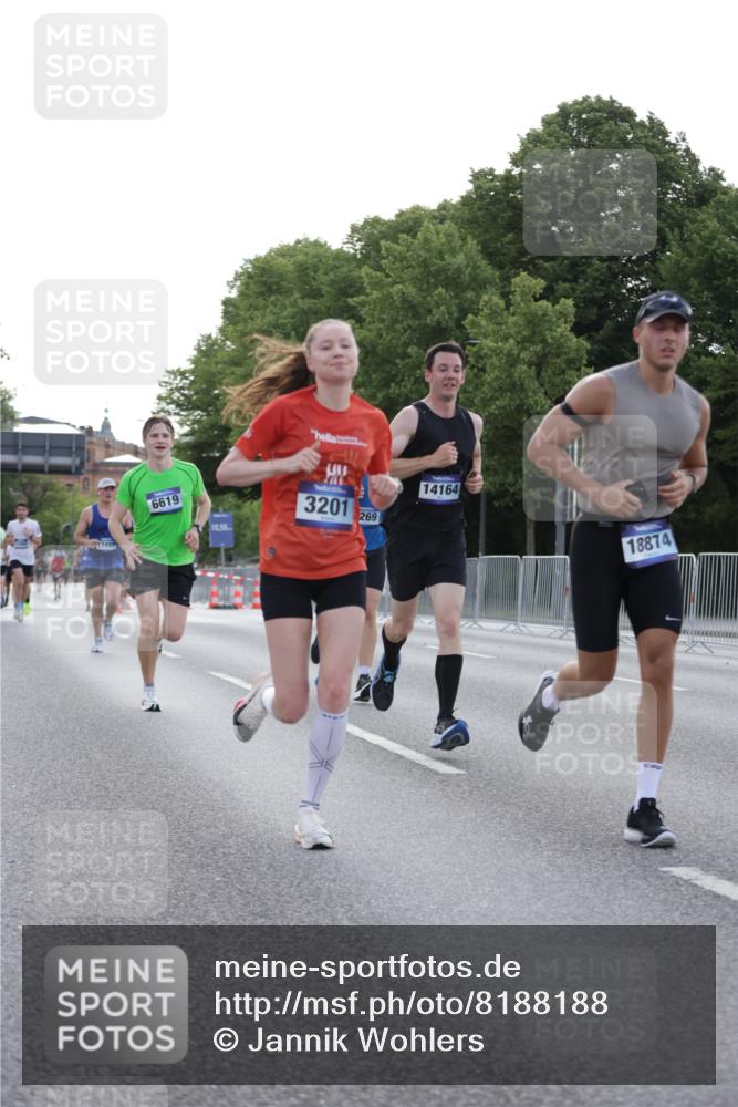 29.06.2025 - hella hamburg halbmarathon Jannik Wohlers http://msf.ph/oto/8188188 29.06.2025 09:44:31 Lombardsbrücke 1827, 3201, 3845, 4678, 5269, 5367, 6619, 8473, 8731, 10156, 10848, 12287, 13838, 13956, 14164, 15268, 15583, 16377, 16508, 16736, 17488, 18567, 18874 meine-sportfotos.de