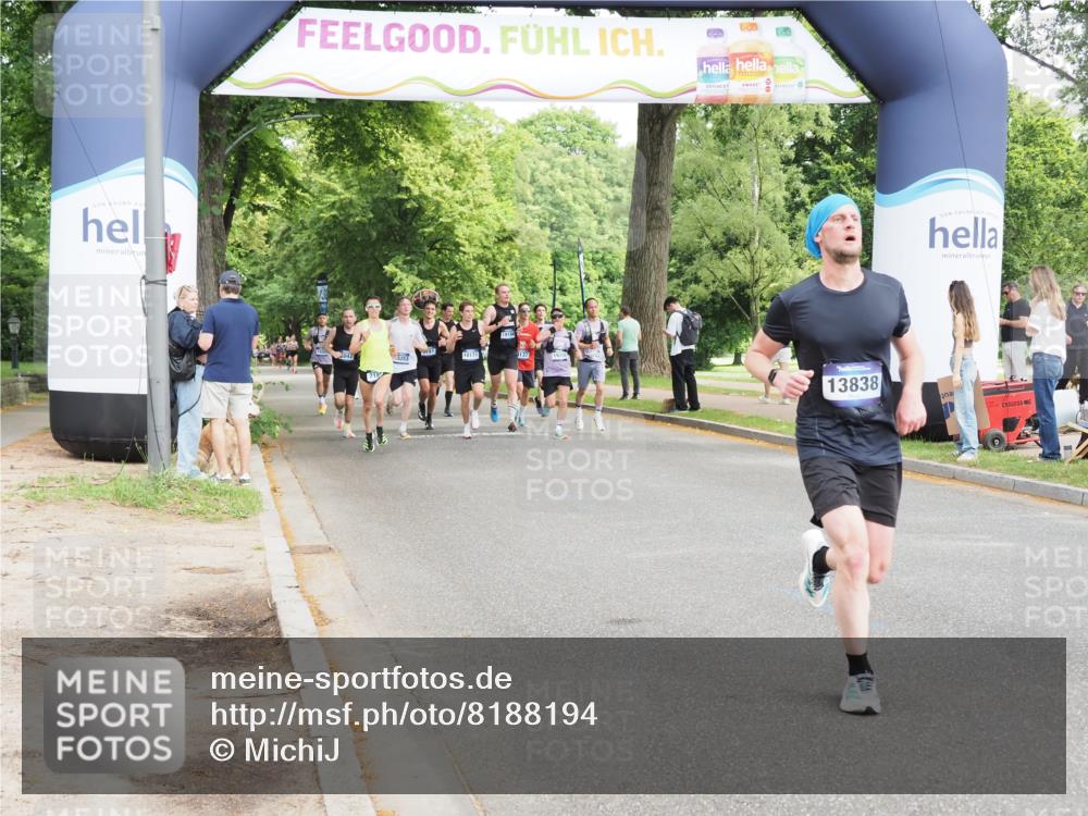 29.06.2025 - hella hamburg halbmarathon MichiJ http://msf.ph/oto/8188194 29.06.2025 10:19:11 Zwischen KM18-KM19 2021, 2180, 10156, 12337, 13838, 14395, 15880, 16118, 18737, 19142 meine-sportfotos.de