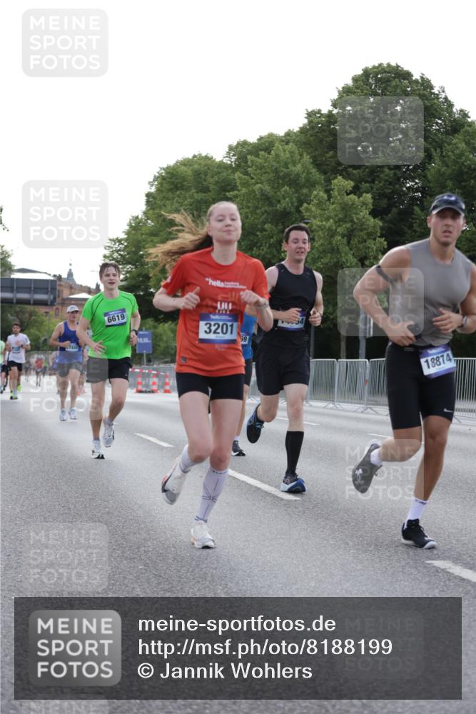 29.06.2025 - hella hamburg halbmarathon Jannik Wohlers http://msf.ph/oto/8188199 29.06.2025 09:44:31 Lombardsbrücke 1827, 3201, 3845, 4678, 5269, 5367, 6619, 8473, 8731, 10156, 10848, 12287, 13838, 13956, 14164, 15268, 15583, 16377, 16508, 16736, 17488, 18567, 18874 meine-sportfotos.de