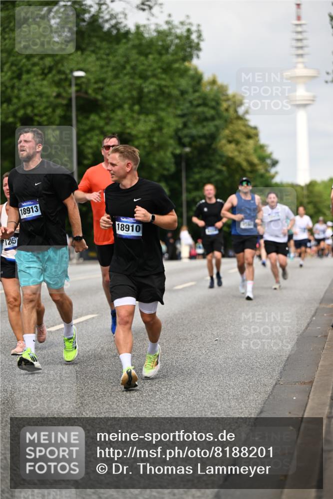 29.06.2025 - hella hamburg halbmarathon Dr. Thomas Lammeyer http://msf.ph/oto/8188201 29.06.2025 10:10:58 Kennedybrücke 1245, 4550, 4666, 5951, 6314, 6572, 6664, 8960, 9560, 10212, 10297, 10736, 10886 meine-sportfotos.de