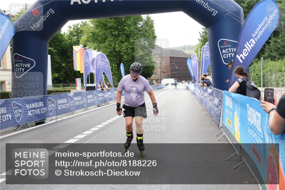 29.06.2025 - hella hamburg halbmarathon Strokosch-Dieckow http://msf.ph/oto/8188226 29.06.2025 09:28:41 Ziel 20322 meine-sportfotos.de