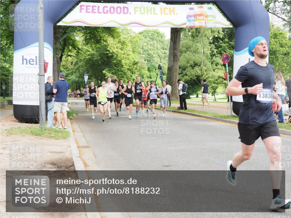 29.06.2025 - hella hamburg halbmarathon MichiJ http://msf.ph/oto/8188232 29.06.2025 10:19:11 Zwischen KM18-KM19 2021, 2180, 10156, 12337, 13838, 14395, 15880, 16118, 18737, 19142 meine-sportfotos.de