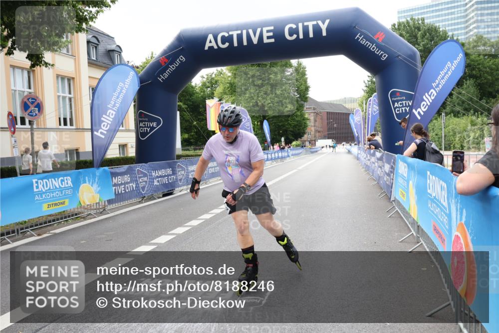 29.06.2025 - hella hamburg halbmarathon Strokosch-Dieckow http://msf.ph/oto/8188246 29.06.2025 09:28:42 Ziel 20322 meine-sportfotos.de