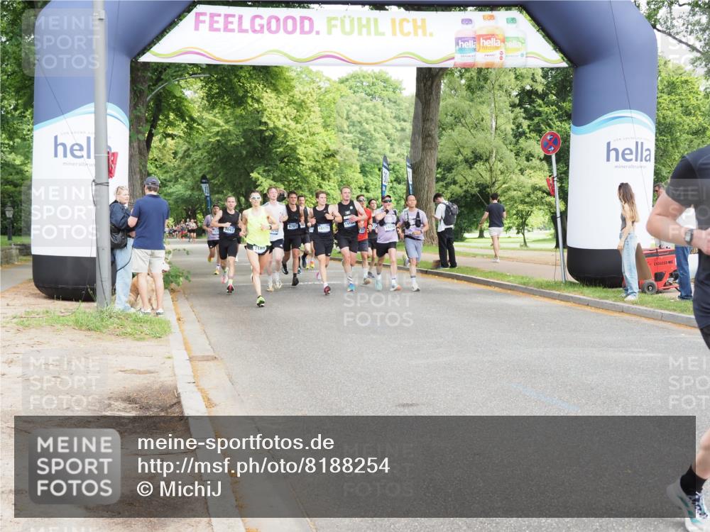 29.06.2025 - hella hamburg halbmarathon MichiJ http://msf.ph/oto/8188254 29.06.2025 10:19:11 Zwischen KM18-KM19 2021, 2180, 10156, 12337, 13838, 14395, 15880, 16118, 18737, 19142 meine-sportfotos.de