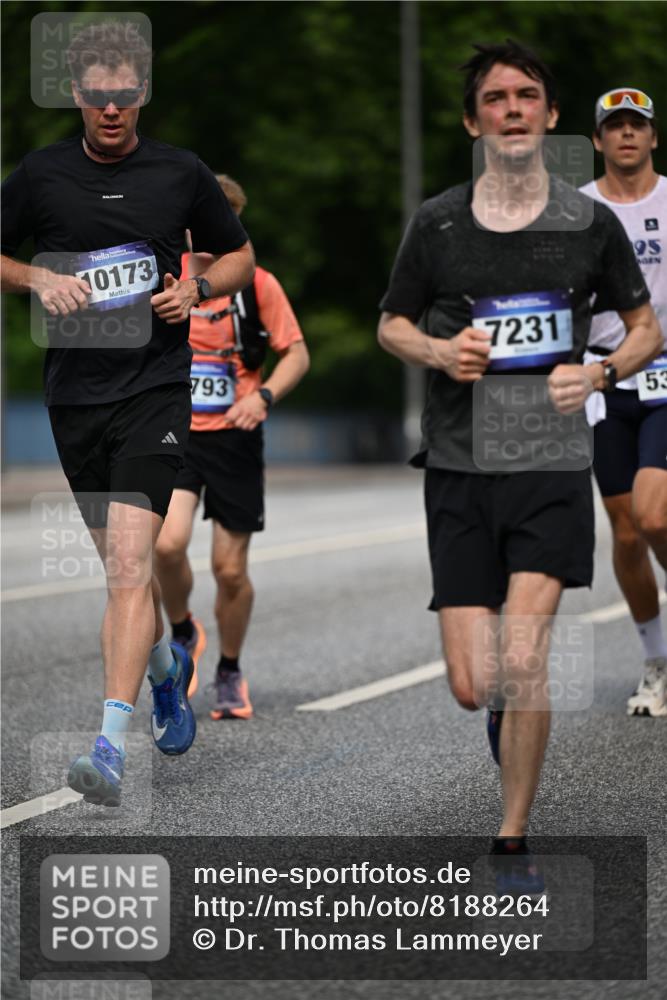 29.06.2025 - hella hamburg halbmarathon Dr. Thomas Lammeyer http://msf.ph/oto/8188264 29.06.2025 09:47:30 Kennedybrücke 1122, 3075, 3968, 5308, 5344, 7231, 7793, 8975, 9047, 9079, 10106, 10173, 10790, 11150 meine-sportfotos.de