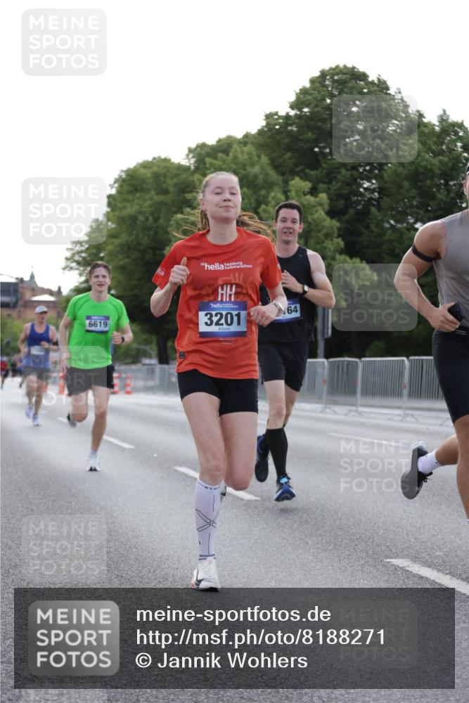 29.06.2025 - hella hamburg halbmarathon Jannik Wohlers http://msf.ph/oto/8188271 29.06.2025 09:44:31 Lombardsbrücke 1827, 3201, 3845, 4678, 5269, 5367, 6619, 8473, 8731, 10156, 10848, 12287, 13838, 13956, 14164, 15268, 15583, 16377, 16508, 16736, 17488, 18567, 18874 meine-sportfotos.de