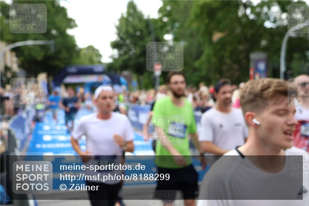29.06.2025 - hella hamburg halbmarathon Zöllner http://msf.ph/oto/8188299 29.06.2025 10:44:03 Ziel 1558, 4981, 6705, 8063, 8900, 9081, 10596, 11346, 12438, 15383, 16549, 17403, 17516, 17977 meine-sportfotos.de