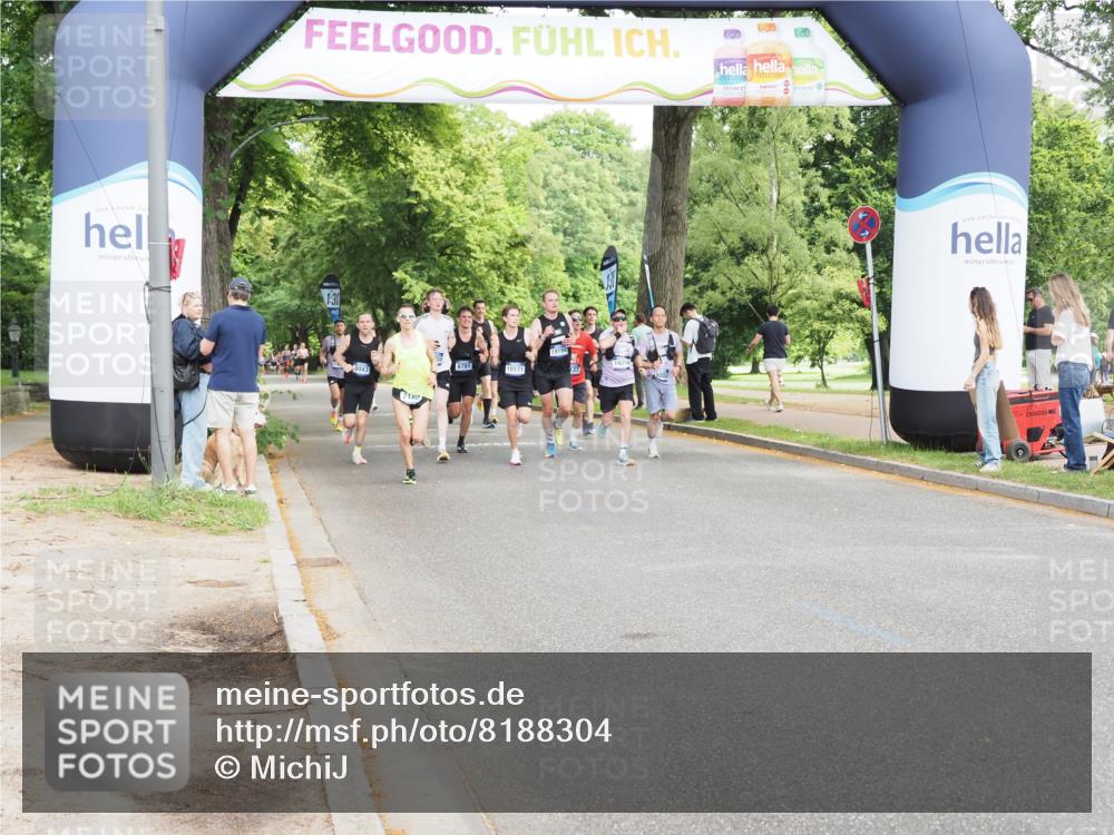 29.06.2025 - hella hamburg halbmarathon MichiJ http://msf.ph/oto/8188304 29.06.2025 10:19:11 Zwischen KM18-KM19 2021, 2180, 10156, 12337, 13838, 14395, 15880, 16118, 18737, 19142 meine-sportfotos.de