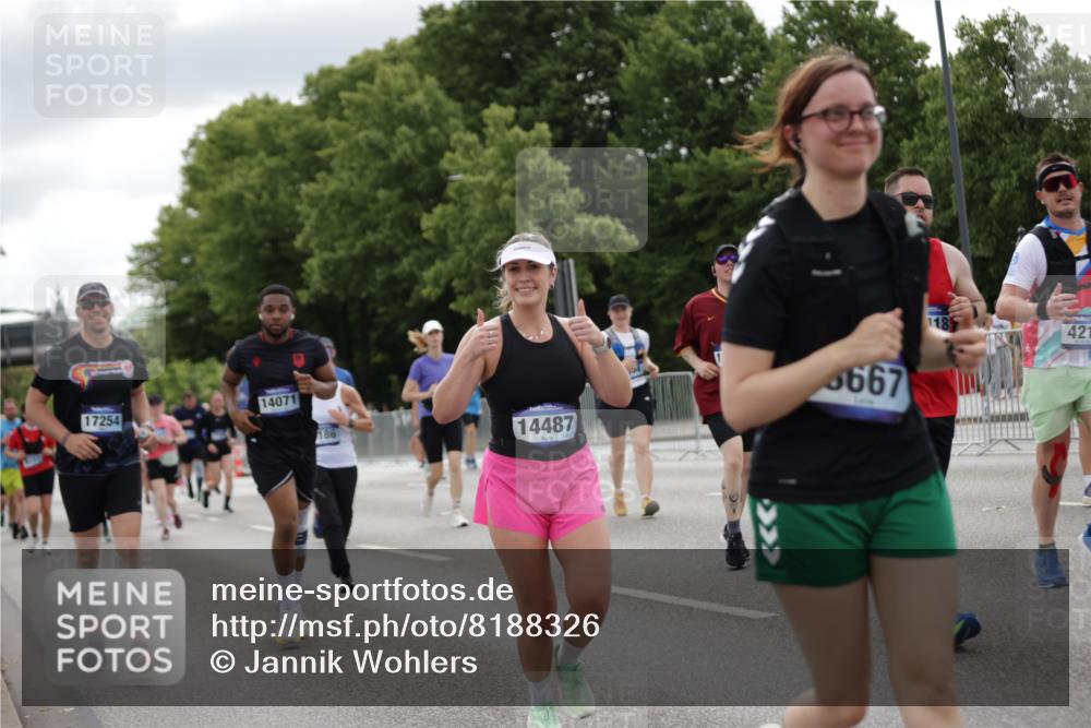 29.06.2025 - hella hamburg halbmarathon Jannik Wohlers http://msf.ph/oto/8188326 29.06.2025 11:12:05 Lombardsbrücke 1405, 2193, 2279, 3586, 4212, 4339, 4392, 4681, 4709, 4730, 5135, 5304, 5334, 5413, 5657, 5764, 6157, 6186, 6768, 7123, 7144, 7359, 7414, 7745, 7746, 8242, 8667, 9690, 9818, 10254, 10370, 10690, 11108, 12304, 12516, 12756, 13828, 14071, 14487, 14884, 15398, 15999, 16544, 16733, 17205, 17254, 17418, 17618, 17700, 18139 meine-sportfotos.de