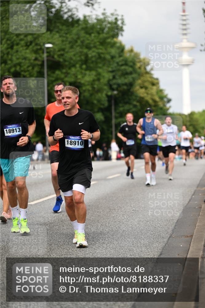 29.06.2025 - hella hamburg halbmarathon Dr. Thomas Lammeyer http://msf.ph/oto/8188337 29.06.2025 10:10:58 Kennedybrücke 1245, 4550, 4666, 5951, 6314, 6572, 6664, 8960, 9560, 10212, 10297, 10736, 10886 meine-sportfotos.de