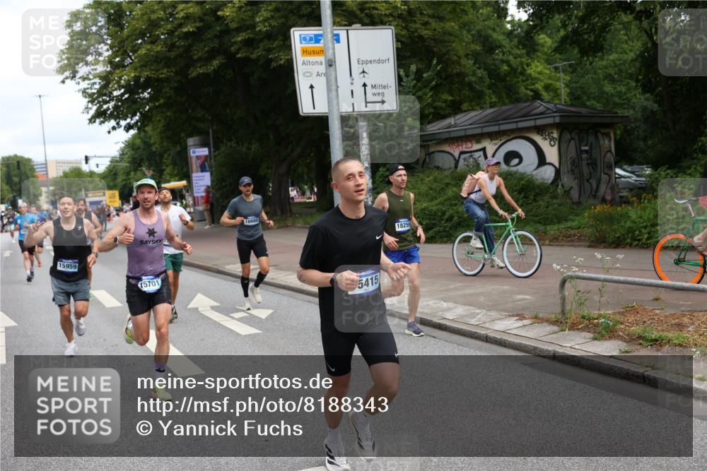 29.06.2025 - hella hamburg halbmarathon Yannick Fuchs http://msf.ph/oto/8188343 29.06.2025 10:30:31 20KM 1889, 3843, 4062, 6032, 10384, 10477, 10877, 12447, 12462, 12488, 12514, 13252, 13343, 13419, 13798, 14789, 14875, 15161, 15415, 15701, 15959, 16119, 16123, 17612, 17691, 18259, 18841 meine-sportfotos.de