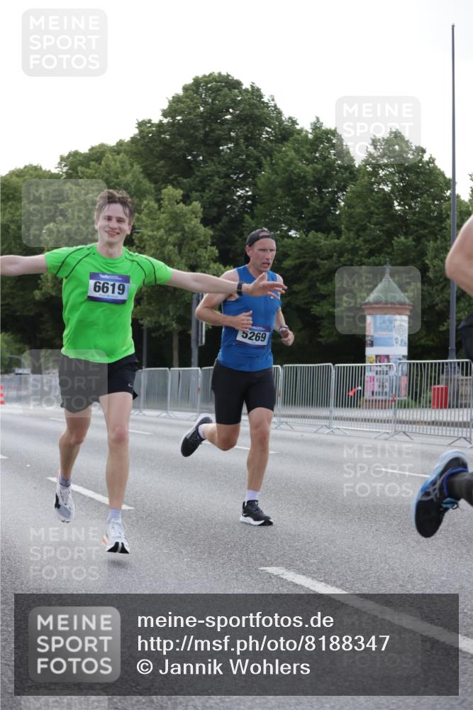 29.06.2025 - hella hamburg halbmarathon Jannik Wohlers http://msf.ph/oto/8188347 29.06.2025 09:44:33 Lombardsbrücke 1827, 3201, 5269, 5367, 6619, 8473, 8731, 10156, 10848, 11169, 12287, 12900, 13838, 13956, 14164, 16377, 16508, 16736, 17488, 18837, 18874 meine-sportfotos.de