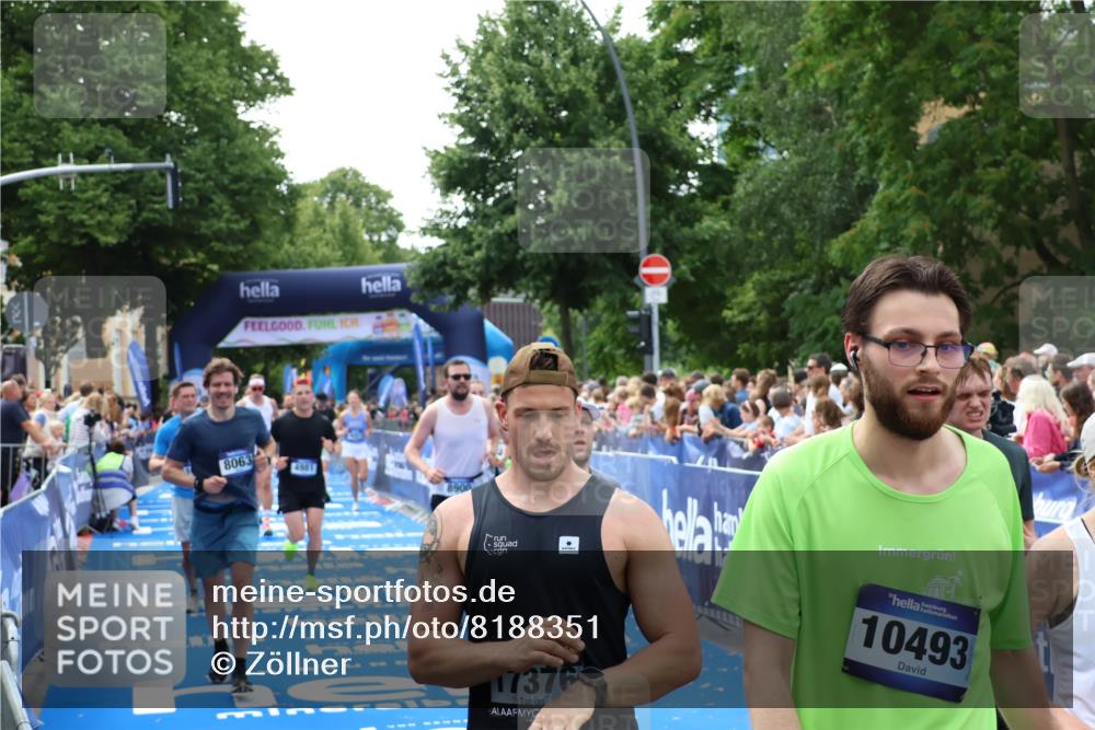 29.06.2025 - hella hamburg halbmarathon Zöllner http://msf.ph/oto/8188351 29.06.2025 10:44:04 Ziel 1558, 2816, 4981, 6705, 8063, 8900, 9081, 10596, 11346, 12438, 13123, 15383, 16697, 17516, 17977, 18004 meine-sportfotos.de