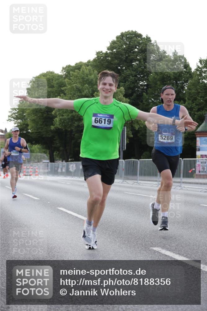 29.06.2025 - hella hamburg halbmarathon Jannik Wohlers http://msf.ph/oto/8188356 29.06.2025 09:44:33 Lombardsbrücke 1827, 3201, 5269, 5367, 6619, 8473, 8731, 10156, 10848, 11169, 12287, 12900, 13838, 13956, 14164, 16377, 16508, 16736, 17488, 18837, 18874 meine-sportfotos.de