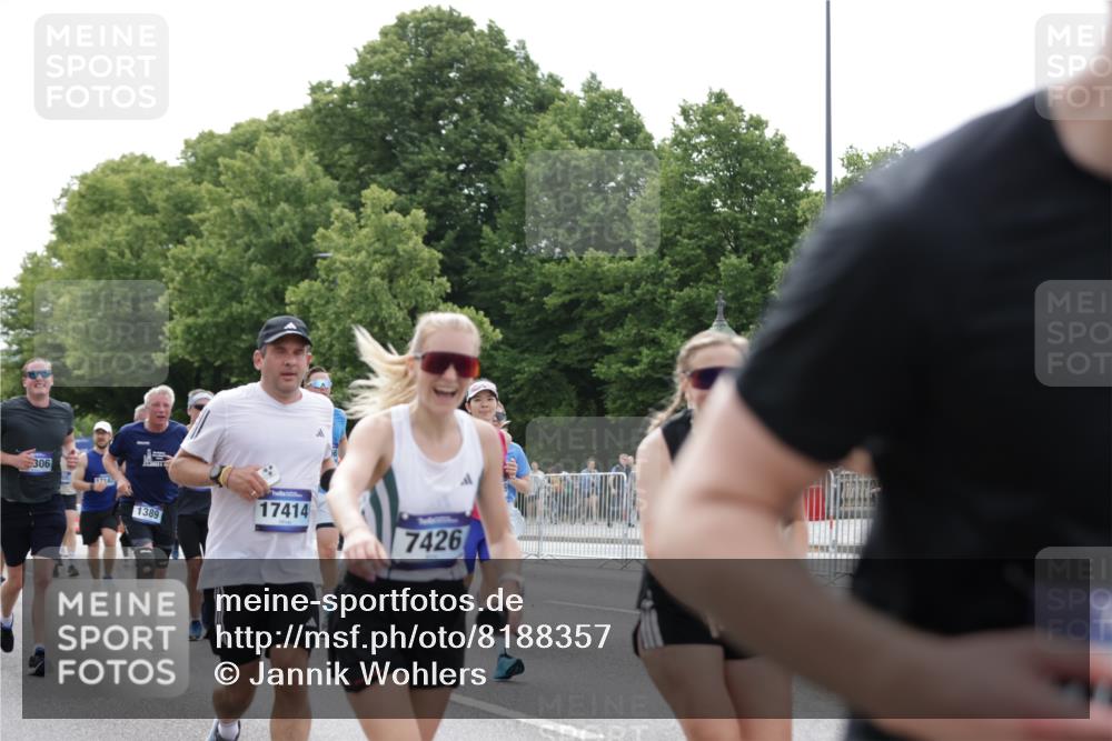 29.06.2025 - hella hamburg halbmarathon Jannik Wohlers http://msf.ph/oto/8188357 29.06.2025 10:23:44 Lombardsbrücke 1005, 1009, 1389, 1444, 3013, 3185, 3285, 3579, 4597, 4684, 4993, 5039, 5258, 5260, 5661, 5954, 7013, 7426, 7920, 8141, 8187, 8502, 8717, 9217, 11306, 11347, 11415, 12210, 14433, 14439, 14824, 15352, 15456, 16345, 16861, 17147, 17262, 17414, 17559, 17560, 17595, 18109, 18132, 18210 meine-sportfotos.de