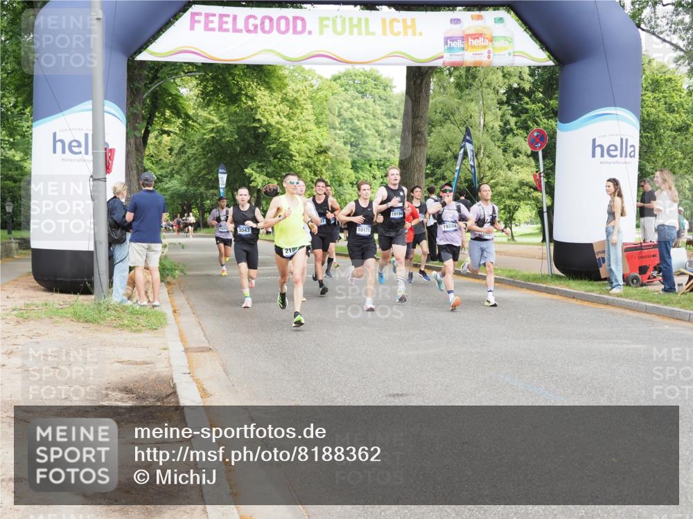 29.06.2025 - hella hamburg halbmarathon MichiJ http://msf.ph/oto/8188362 29.06.2025 10:19:12 Zwischen KM18-KM19 2021, 2180, 10156, 13838, 14395, 15253, 15880, 16118, 18737, 19142, 19204 meine-sportfotos.de