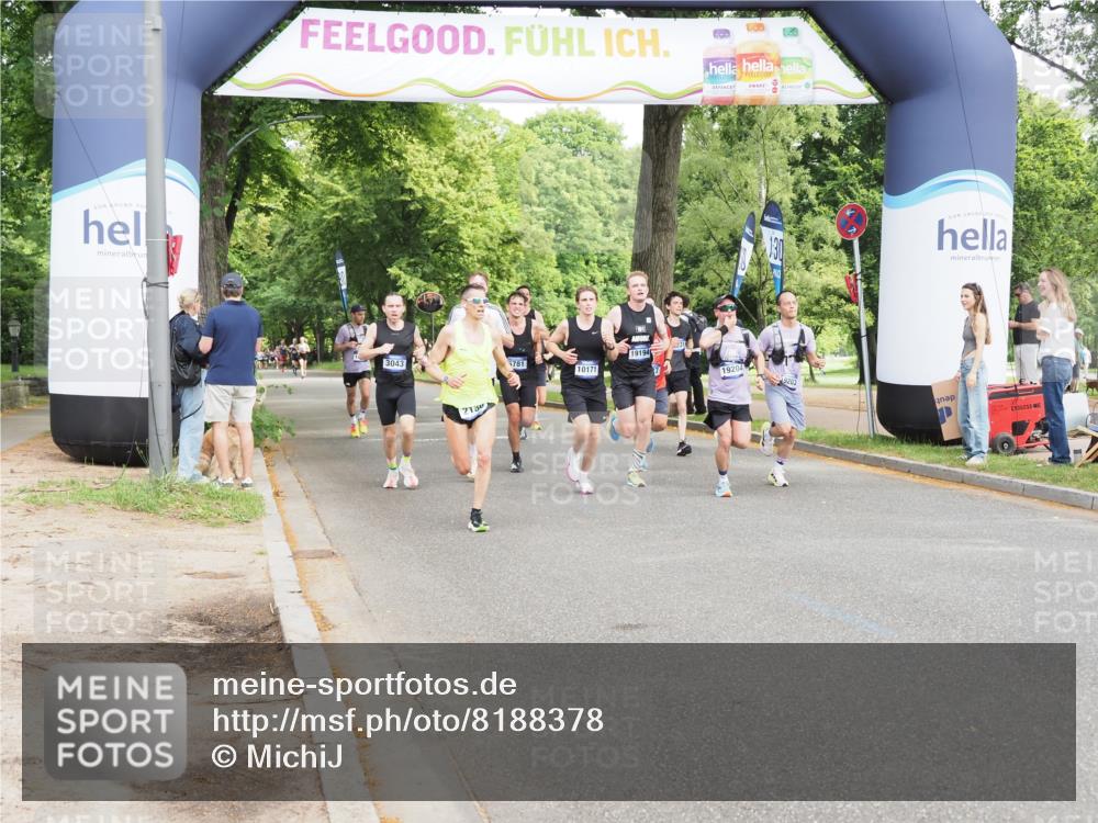 29.06.2025 - hella hamburg halbmarathon MichiJ http://msf.ph/oto/8188378 29.06.2025 10:19:12 Zwischen KM18-KM19 2021, 2180, 10156, 13838, 14395, 15253, 15880, 16118, 18737, 19142, 19204 meine-sportfotos.de
