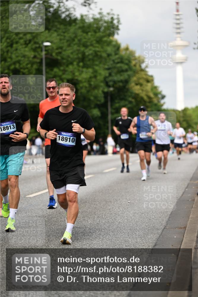 29.06.2025 - hella hamburg halbmarathon Dr. Thomas Lammeyer http://msf.ph/oto/8188382 29.06.2025 10:10:58 Kennedybrücke 1245, 4550, 4666, 5951, 6314, 6572, 6664, 8960, 9560, 10212, 10297, 10736, 10886 meine-sportfotos.de