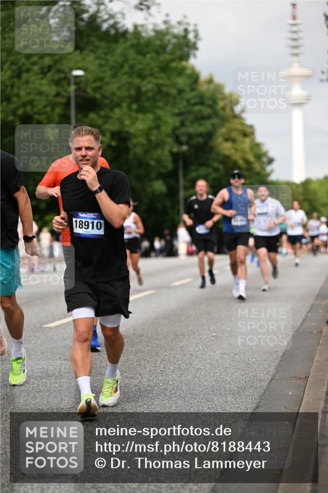 29.06.2025 - hella hamburg halbmarathon Dr. Thomas Lammeyer http://msf.ph/oto/8188443 29.06.2025 10:10:58 Kennedybrücke 1245, 4550, 4666, 5951, 6314, 6572, 6664, 8960, 9560, 10212, 10297, 10736, 10886 meine-sportfotos.de