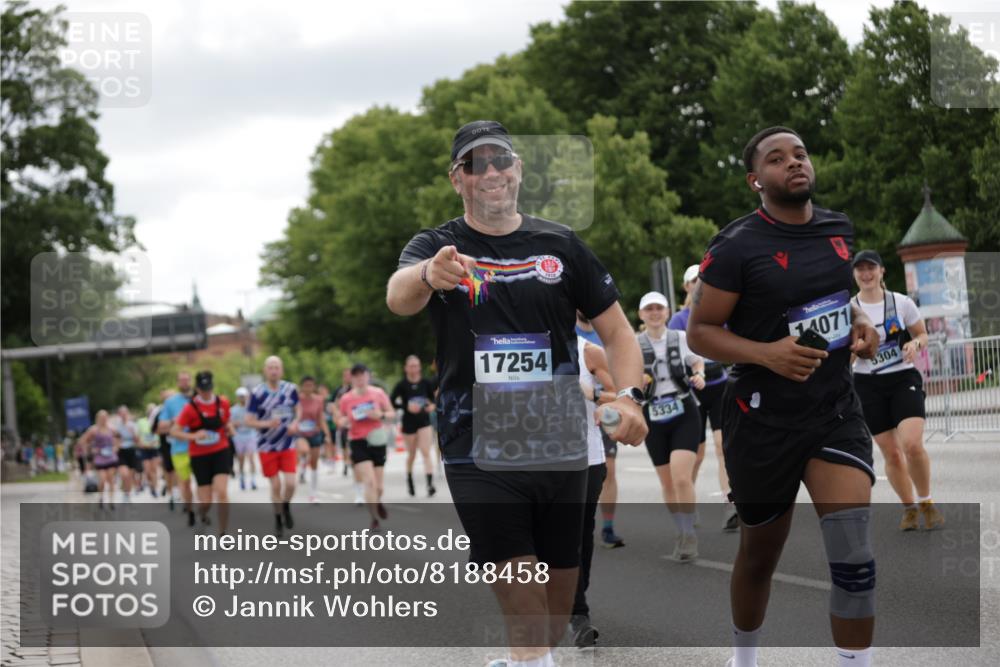 29.06.2025 - hella hamburg halbmarathon Jannik Wohlers http://msf.ph/oto/8188458 29.06.2025 11:12:07 Lombardsbrücke 1405, 4212, 4339, 4709, 4730, 5304, 5334, 5657, 5764, 6157, 6186, 6768, 6769, 6777, 7123, 7144, 7359, 7414, 7745, 7746, 8242, 8667, 9690, 9818, 10254, 10370, 10690, 11108, 12304, 12516, 12756, 13828, 14071, 14487, 14884, 15398, 15400, 15401, 15999, 16544, 16733, 17254, 17418, 17618, 17700, 18139 meine-sportfotos.de