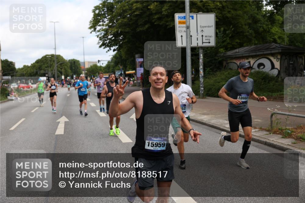 29.06.2025 - hella hamburg halbmarathon Yannick Fuchs http://msf.ph/oto/8188517 29.06.2025 10:30:33 20KM 1889, 3843, 4062, 6032, 10384, 10477, 10877, 12447, 12462, 12488, 12514, 13252, 13343, 13419, 13798, 14789, 14875, 15161, 15415, 15701, 15959, 16119, 16123, 17612, 17691, 18259, 18841 meine-sportfotos.de