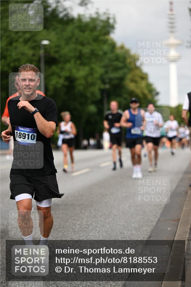 29.06.2025 - hella hamburg halbmarathon Dr. Thomas Lammeyer http://msf.ph/oto/8188553 29.06.2025 10:10:59 Kennedybrücke 1245, 4550, 5951, 6314, 6572, 6664, 8960, 9560, 10212, 10297, 10736, 10886 meine-sportfotos.de