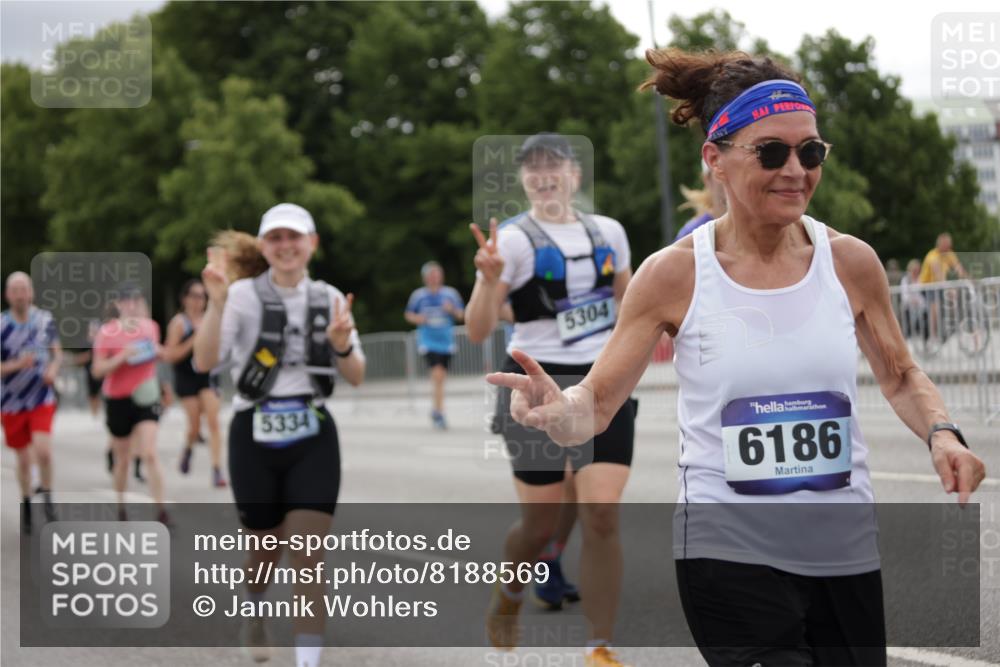 29.06.2025 - hella hamburg halbmarathon Jannik Wohlers http://msf.ph/oto/8188569 29.06.2025 11:12:09 Lombardsbrücke 1405, 4212, 4339, 4709, 4730, 5304, 5334, 5657, 5764, 6157, 6186, 6768, 6769, 6777, 7123, 7144, 7359, 7414, 7745, 7746, 8174, 8242, 8667, 9690, 9818, 10254, 10370, 11108, 12304, 12516, 12756, 13828, 14071, 14487, 15398, 15400, 15401, 15999, 16544, 17254, 17418, 17471, 17618, 17700, 18139, 18669 meine-sportfotos.de