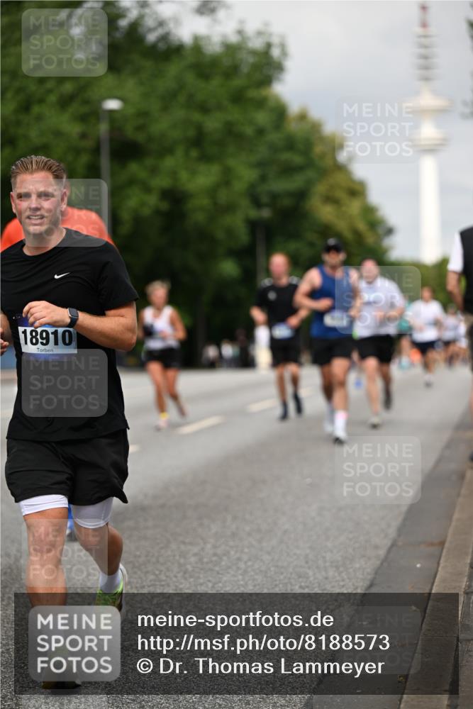 29.06.2025 - hella hamburg halbmarathon Dr. Thomas Lammeyer http://msf.ph/oto/8188573 29.06.2025 10:10:59 Kennedybrücke 1245, 4550, 5951, 6314, 6572, 6664, 8960, 9560, 10212, 10297, 10736, 10886 meine-sportfotos.de