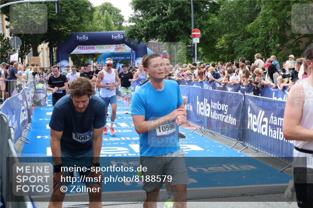 29.06.2025 - hella hamburg halbmarathon Zöllner http://msf.ph/oto/8188579 29.06.2025 10:44:07 Ziel 1391, 1558, 2816, 3021, 4981, 6705, 9081, 11346, 13123, 15383, 16506, 16697, 17516, 17977, 18004 meine-sportfotos.de