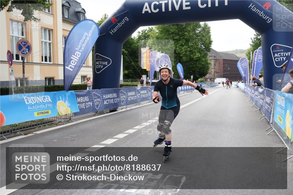 29.06.2025 - hella hamburg halbmarathon Strokosch-Dieckow http://msf.ph/oto/8188637 29.06.2025 09:29:11 Ziel 20020, 20154, 20161 meine-sportfotos.de