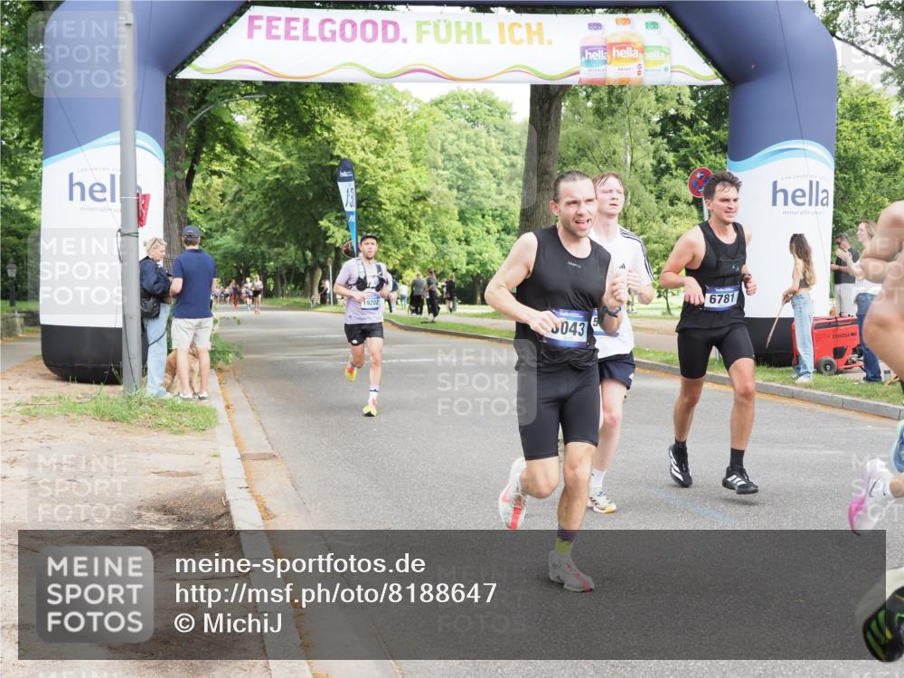 29.06.2025 - hella hamburg halbmarathon MichiJ http://msf.ph/oto/8188647 29.06.2025 10:19:15 Zwischen KM18-KM19 2180, 3043, 6781, 7231, 9137, 10156, 10171, 10790, 13838, 14164, 14395, 15253, 15880, 19194, 19203, 19204 meine-sportfotos.de
