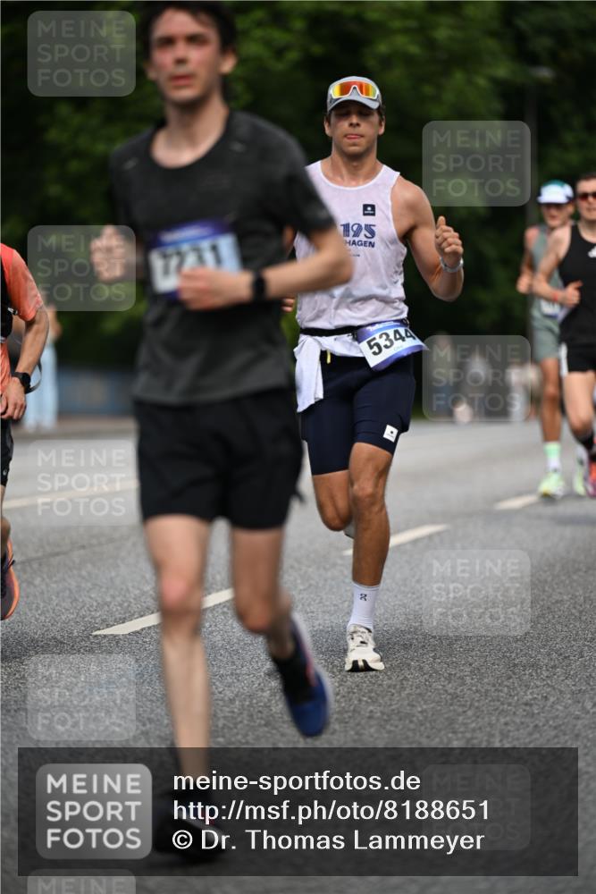29.06.2025 - hella hamburg halbmarathon Dr. Thomas Lammeyer http://msf.ph/oto/8188651 29.06.2025 09:47:30 Kennedybrücke 1122, 3075, 3968, 5308, 5344, 7231, 7793, 8975, 9047, 9079, 10106, 10173, 10790, 11150 meine-sportfotos.de