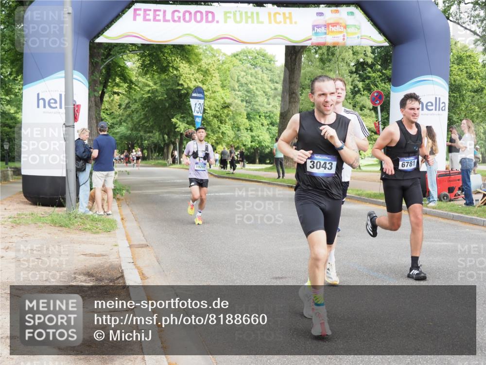 29.06.2025 - hella hamburg halbmarathon MichiJ http://msf.ph/oto/8188660 29.06.2025 10:19:15 Zwischen KM18-KM19 2180, 3043, 6781, 7231, 9137, 10156, 10171, 10790, 13838, 14164, 14395, 15253, 15880, 19194, 19203, 19204 meine-sportfotos.de