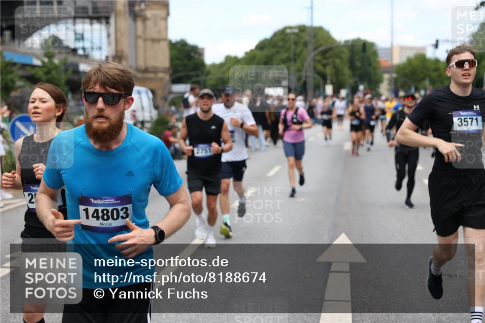 29.06.2025 - hella hamburg halbmarathon Yannick Fuchs http://msf.ph/oto/8188674 29.06.2025 11:21:38 20KM 2294, 2489, 2505, 2703, 2751, 3571, 3707, 3728, 3822, 4597, 4824, 4826, 4924, 5625, 5629, 6285, 6578, 6710, 7013, 7228, 7295, 7917, 8538, 8738, 8962, 9603, 9913, 10013, 10240, 10354, 10374, 10594, 10907, 11092, 11269, 11981, 12663, 13477, 14029, 14216, 14770, 14803, 15024, 15471, 15660, 16381, 16821, 16886, 16999, 17103, 17224, 17438, 17513, 17944, 18077, 18503 meine-sportfotos.de