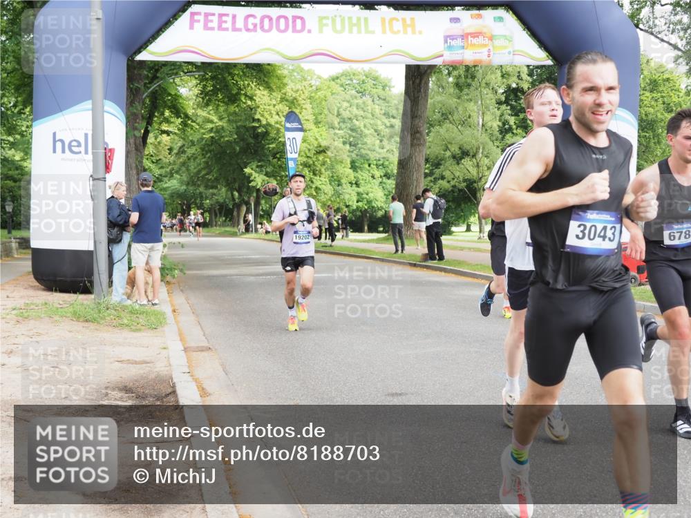 29.06.2025 - hella hamburg halbmarathon MichiJ http://msf.ph/oto/8188703 29.06.2025 10:19:15 Zwischen KM18-KM19 2180, 3043, 6781, 7231, 9137, 10156, 10171, 10790, 13838, 14164, 14395, 15253, 15880, 19194, 19203, 19204 meine-sportfotos.de