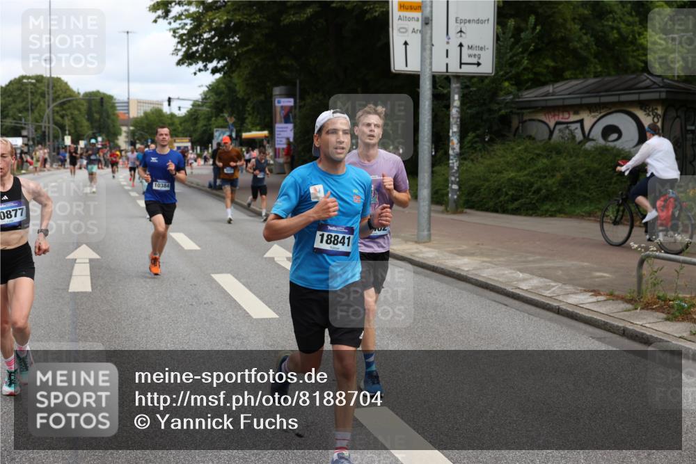29.06.2025 - hella hamburg halbmarathon Yannick Fuchs http://msf.ph/oto/8188704 29.06.2025 10:30:36 20KM 3843, 4062, 6032, 10384, 10477, 10877, 12447, 12462, 12488, 12514, 13252, 13343, 13419, 14789, 14875, 15115, 15161, 15415, 15701, 15959, 16119, 16123, 17329, 17612, 17691, 18259, 18841 meine-sportfotos.de
